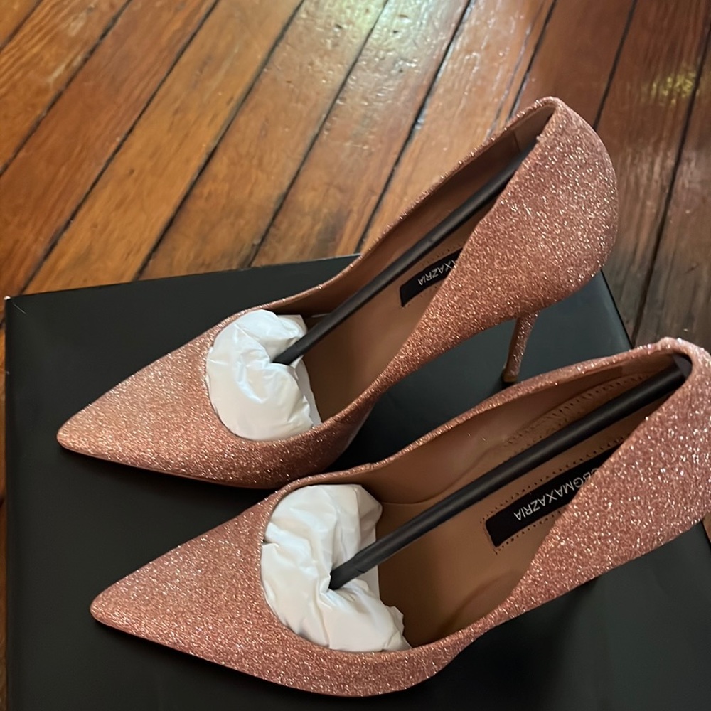 BCBG size 8.5 women’s pink sparkly shoes